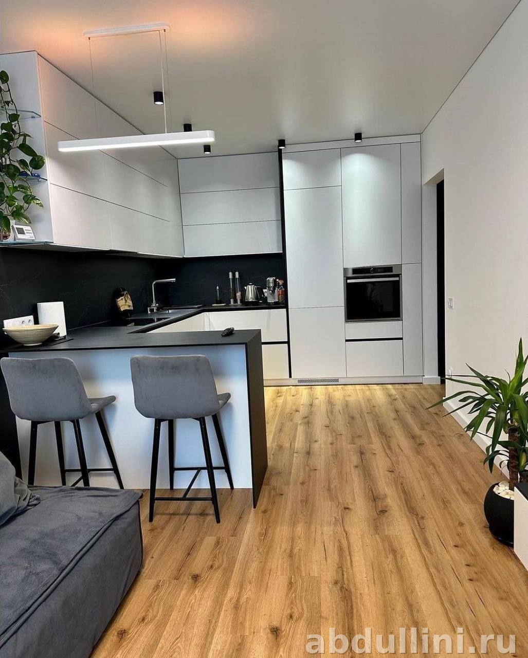 Белая кухня с черной столешницей: идеальное сочетание стиля и функциональности