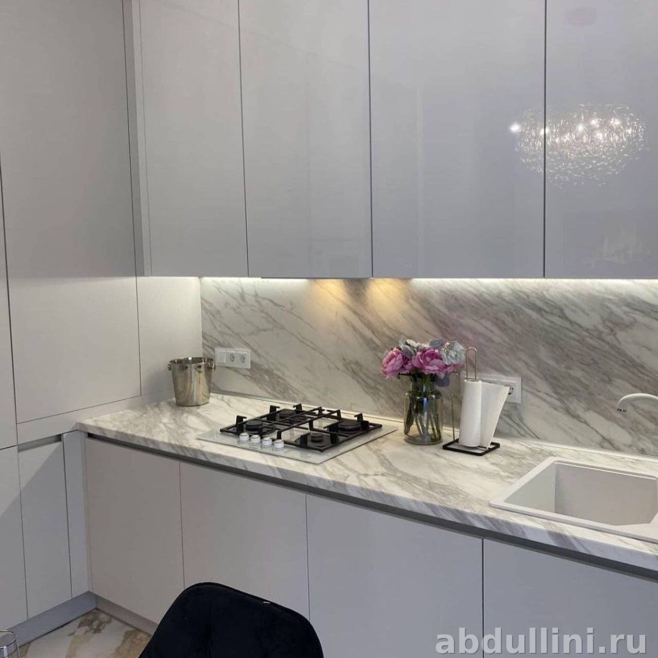 Современные угловые кухни на заказ от производителя из Дагестана