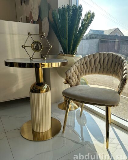 Декоративный стол с мраморной столешницей и золотистым основанием — купить в Дагестане