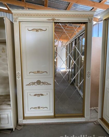 Гарнитур шкаф-купе с тумбой в стиле классика в Дагестане — купить в Дагестане
