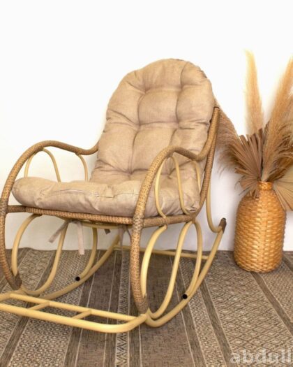 Кресло-качалка из ротанга с подушкой — купить в Дагестане — купить в Дагестане