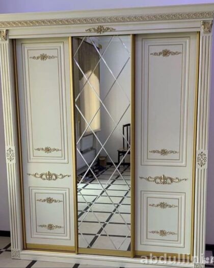 Шкаф-купе Лиана в Дагестане — классика с золотистой отделкой — купить в Дагестане