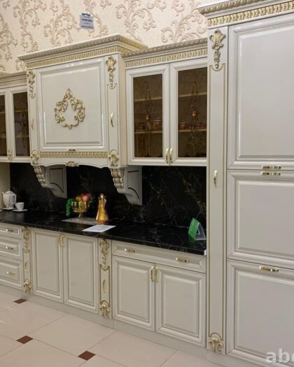 Кухня «Флавия» 510 — классика с золотым декором в Дагестане — купить в Дагестане