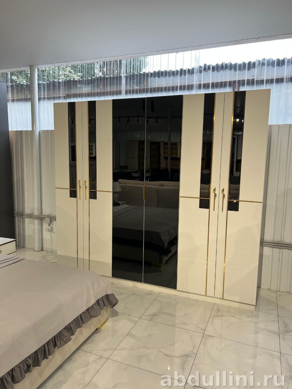 Сп. Леонарда — мебельный комплект в бело-золотом цвете — купить в Дагестане — фото 2