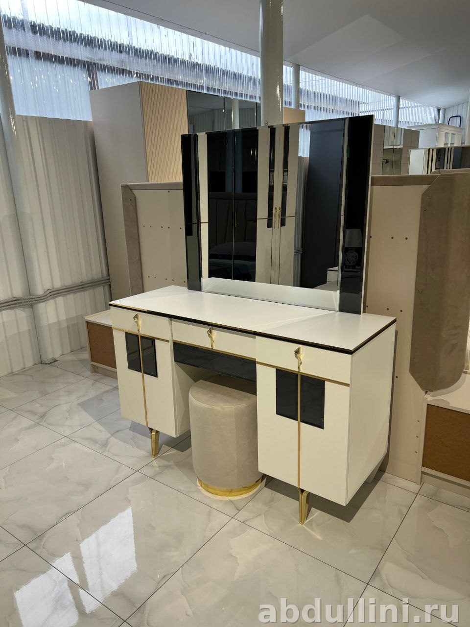 Сп. Леонарда — мебельный комплект в бело-золотом цвете — купить в Дагестане — фото 3