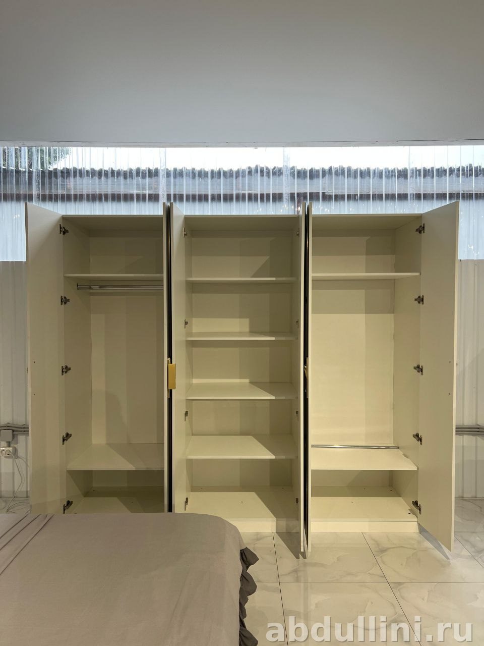 Сп. Леонарда — мебельный комплект в бело-золотом цвете — купить в Дагестане — фото 7