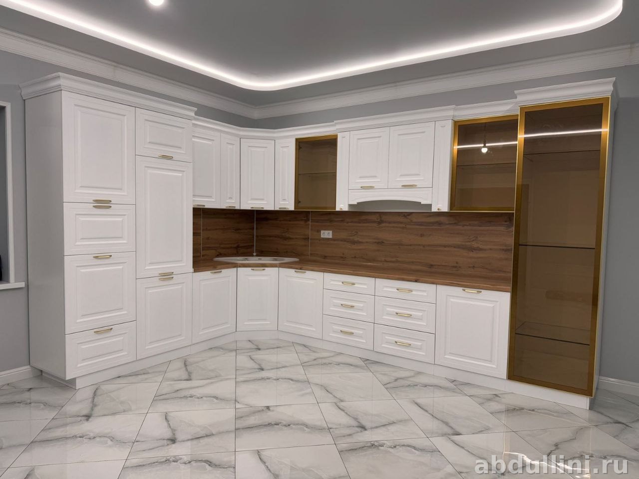 Кухня ЛИЛУ — белая мебель в стиле неоклассика в Дагестане — купить в Дагестане