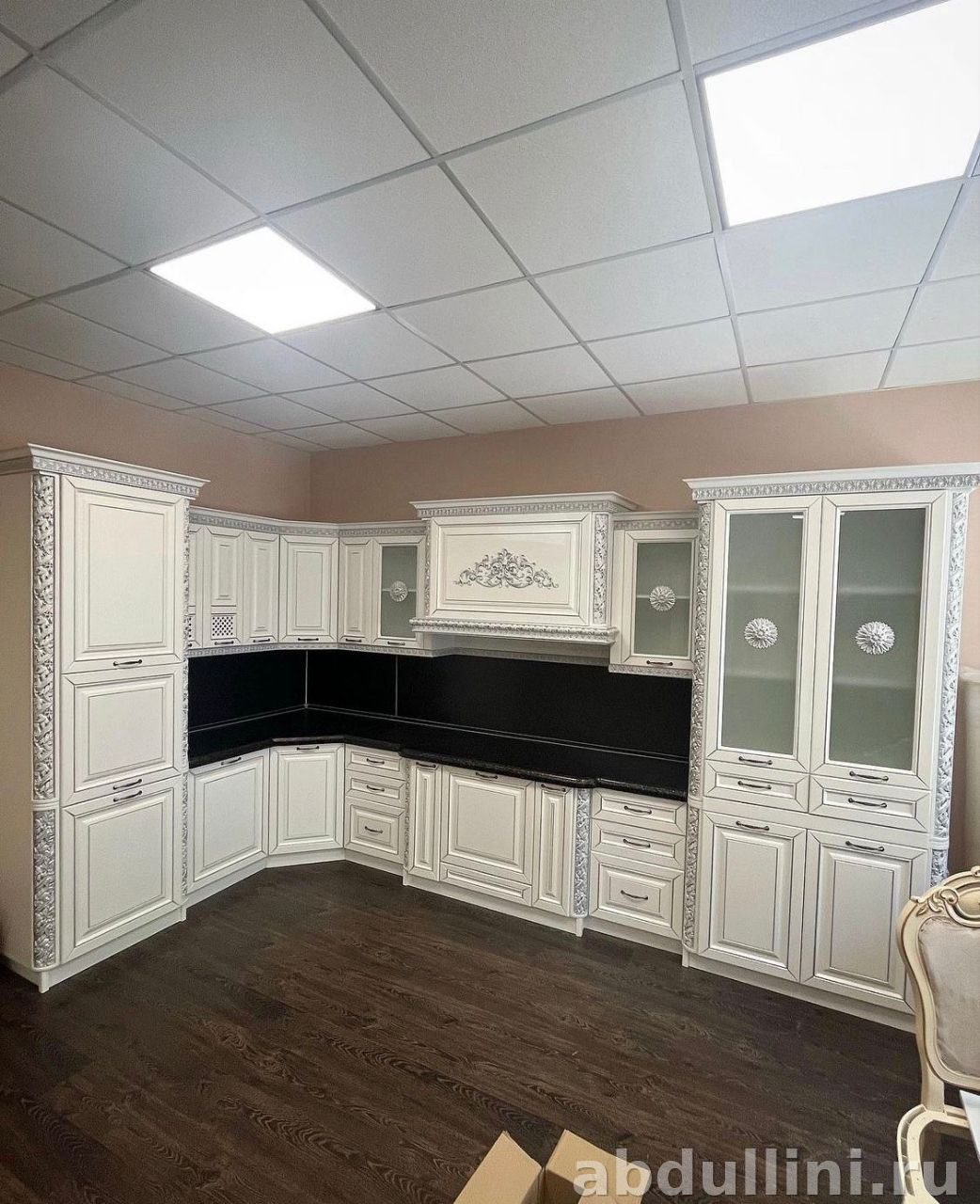 Кухня Эмилия — классический гарнитур в Дагестане — купить в Дагестане — фото 1