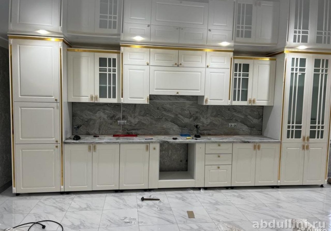 Кухня Милана 254: белый гарнитур с золотистой отделкой — купить в Дагестане