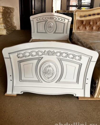 Кровать Азалия 327: белая неоклассика с декором, Дагестан — купить в Дагестане