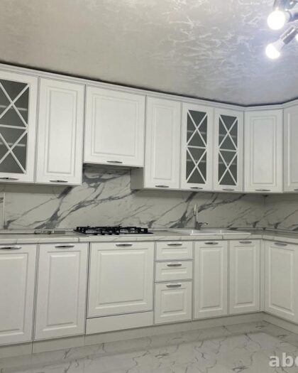 Кухня ЛИЛУ 360 см в белом цвете с мраморной столешницей — купить в Дагестане — фото 1