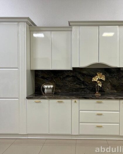 Кухня Гамбург 1128 — белый глянец с темной столешницей — купить в Дагестане