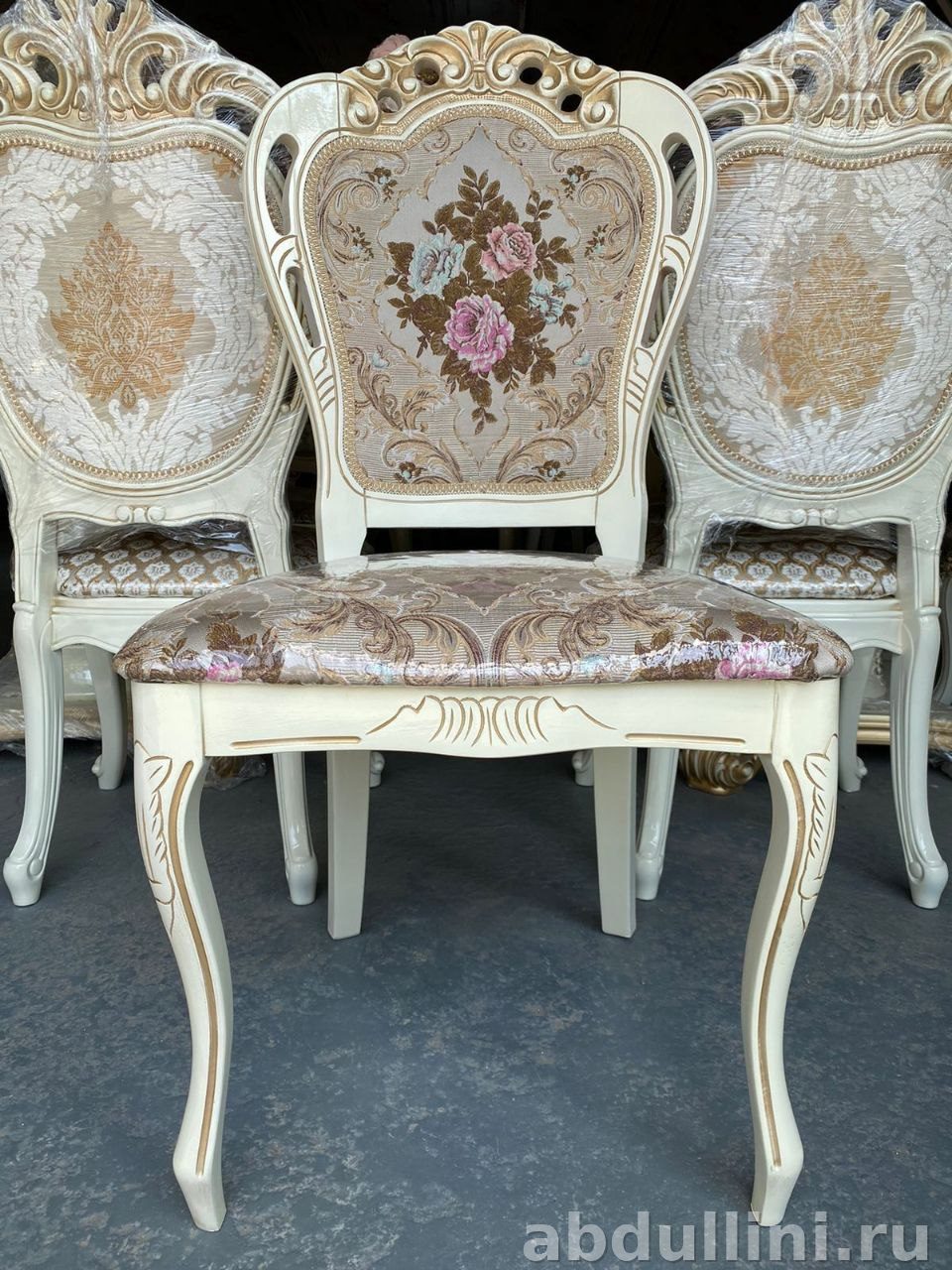 Классический стул с золотистой патиной купить в Дагестане (патина) — купить в Дагестане