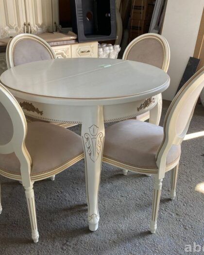 Купить раздвижной стол с золотистым орнаментом в Дагестане — купить в Дагестане