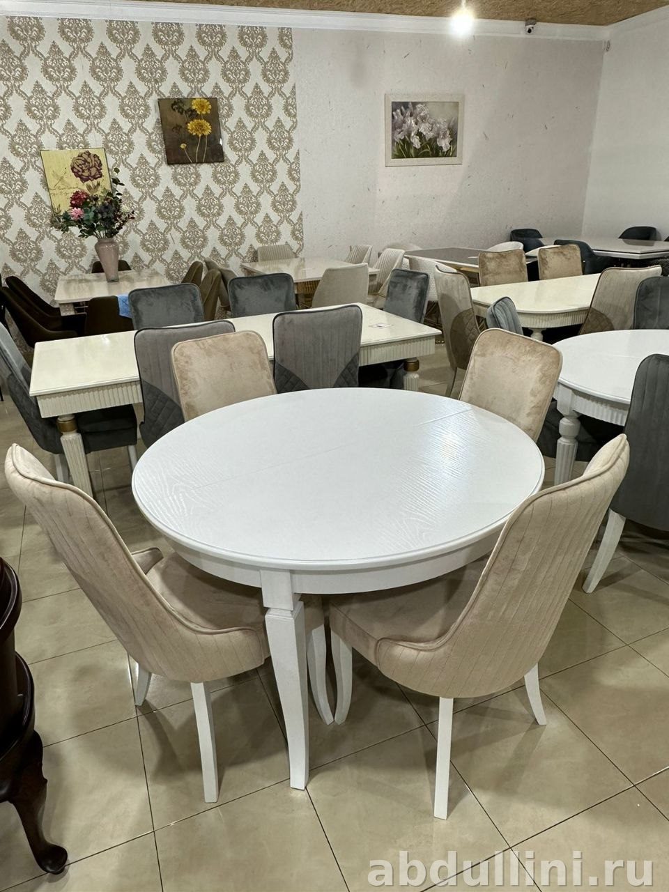 Круглый стол Оскар и стулья Сурен — купить в Дагестане (круглый, Оскар) — купить в Дагестане