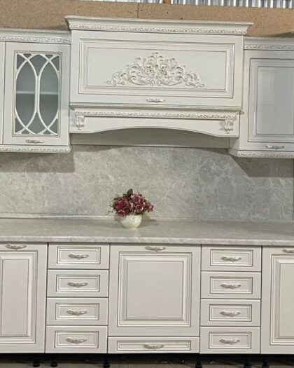 Кухня Анна — белый жемчуг с буфетом, купить в Дагестане (белый жемчуг) — купить в Дагестане — фото 1