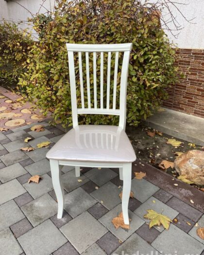 Стул светлый с глянцевой отделкой — купить в Дагестане — купить в Дагестане