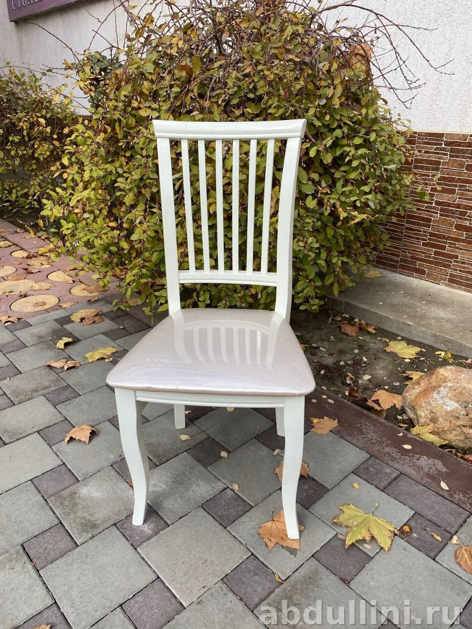 Стул светлый с глянцевой отделкой — купить в Дагестане — купить в Дагестане