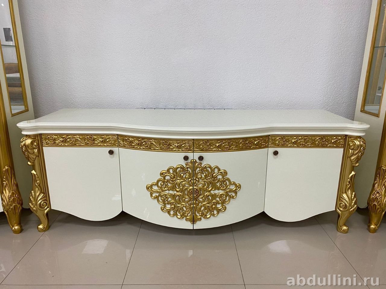 Тумба Маркиза 1742 — классика с золотистой отделкой в Дагестане