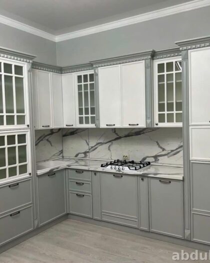 Кухня ‘Луна’ 2202 — белый/серый, неоклассика, мебель на заказ — купить в Дагестане