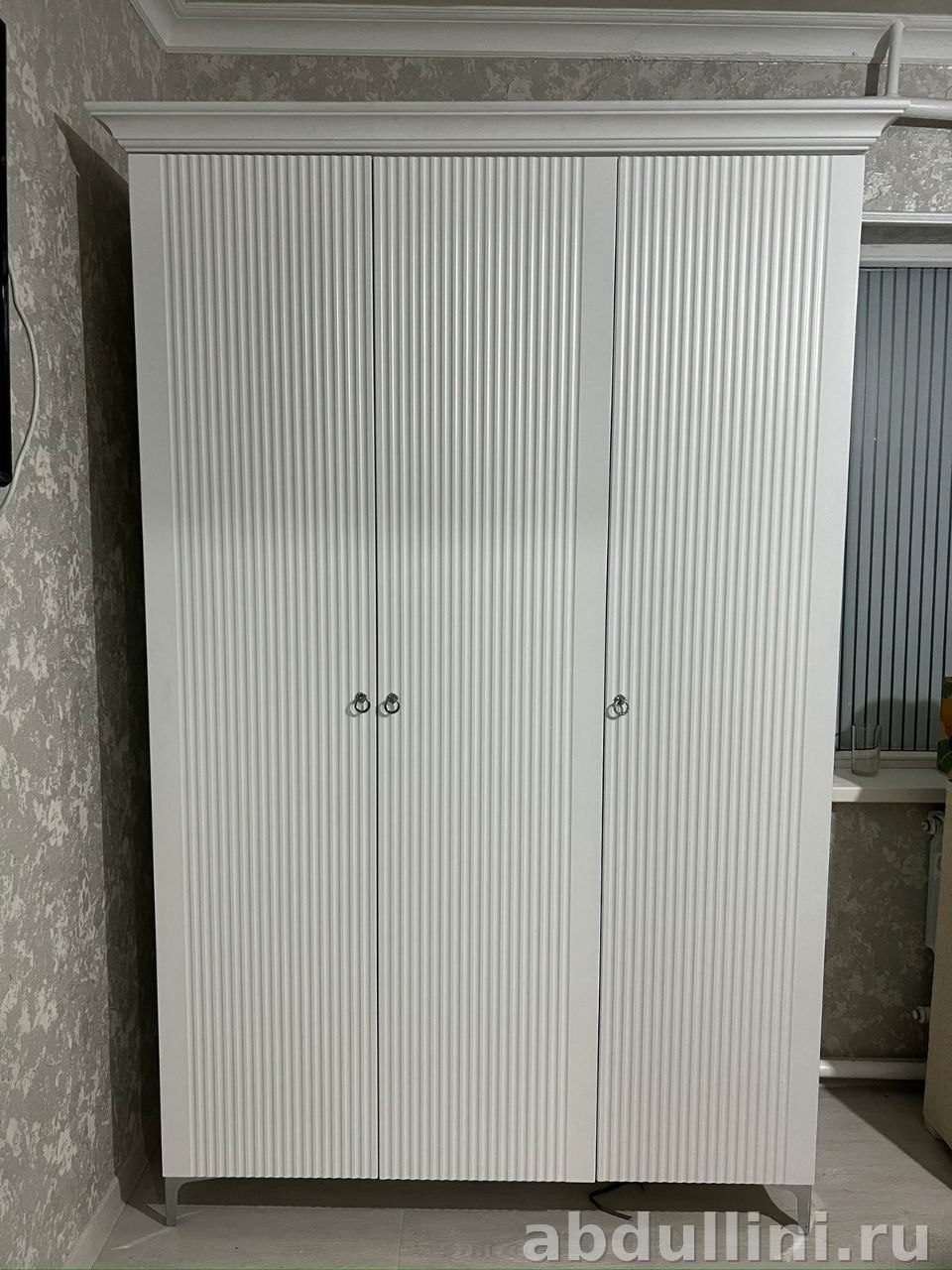 Шкаф трехстворчатый Рефленка белый и беж в Дагестане — купить в Дагестане