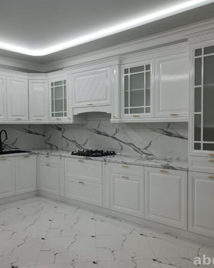 Кухонный гарнитур 2428: белый глянец, мебель на заказ в Дагестане — купить в Дагестане