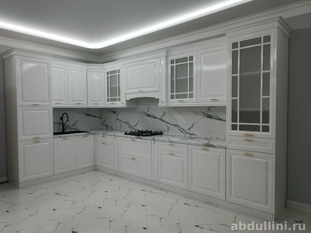 Кухонный гарнитур 2428: белый глянец, мебель на заказ в Дагестане — купить в Дагестане