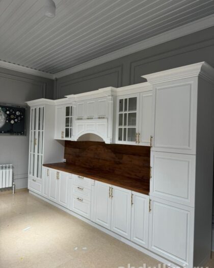 Кухня Эстель белая с деревянной столешницей — купить в Дагестане — купить в Дагестане — фото 1