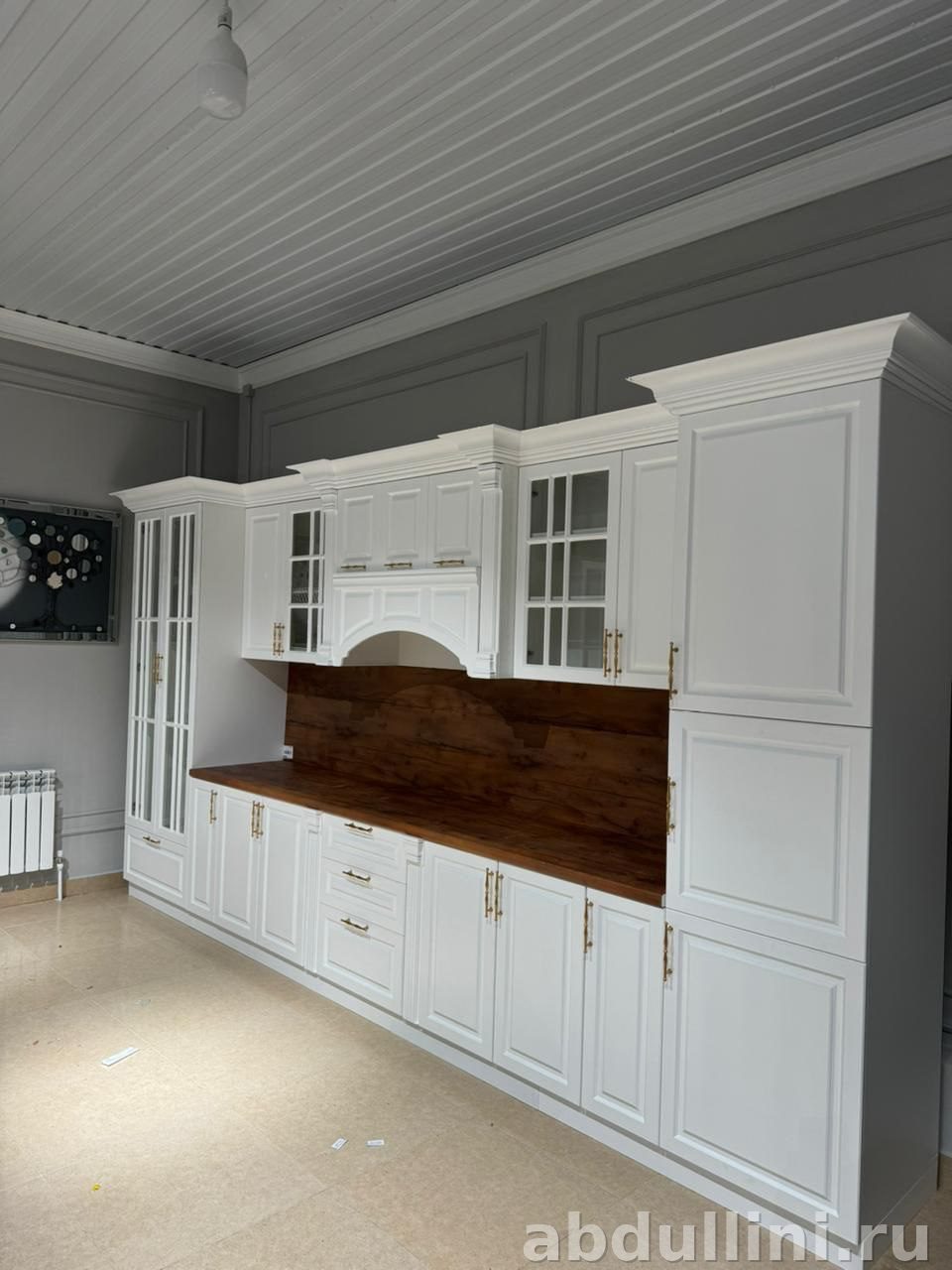 Кухня Эстель белая с деревянной столешницей — купить в Дагестане