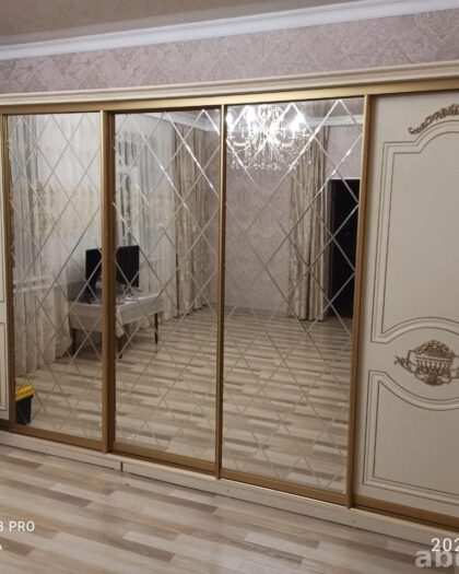 Шкаф-купе «Ниагара» в Дагестане – ваниль с золотистой отделкой — купить в Дагестане