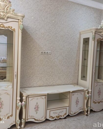 ТВ группа Шейх — мебель в классическом стиле с золотистой отделкой другая комплектация — купить в Дагестане