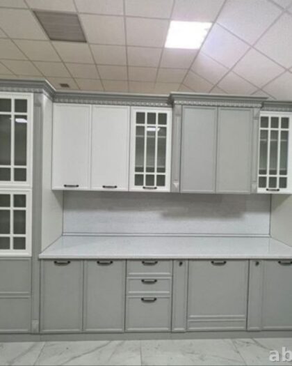 Кухня «Луна» — стильный гарнитур в серо-белых тонах — купить в Дагестане