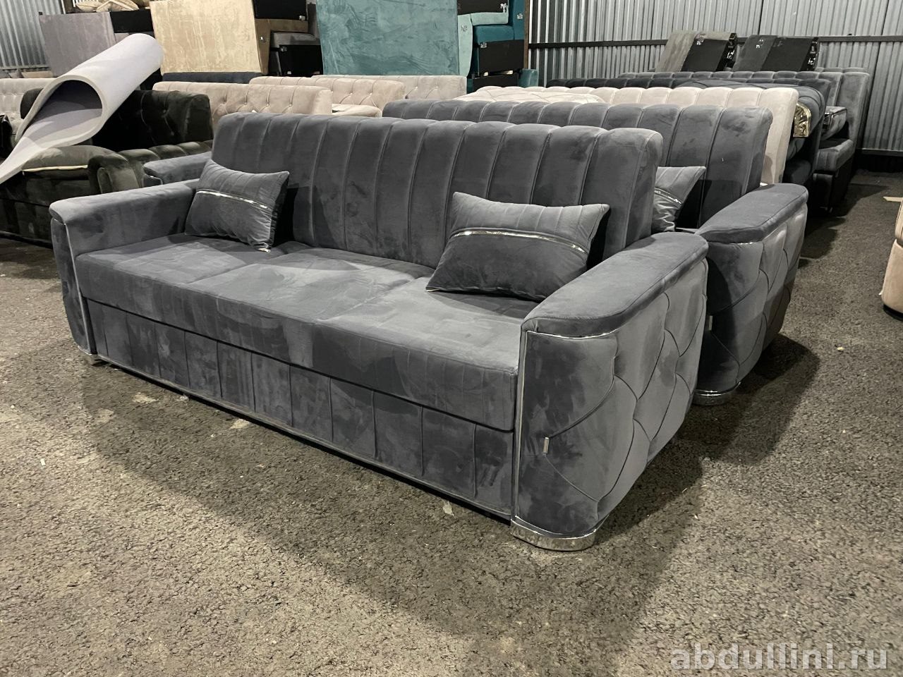 Диван Ассорти — серый раскладной с хромированными деталями — купить в Дагестане