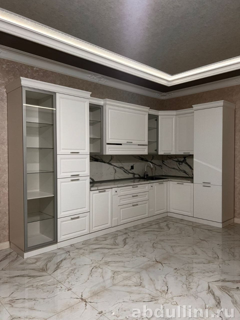 Кухня Анна белая с пеналом и вытяжкой — купить в Дагестане — купить в Дагестане