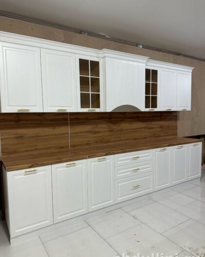 Кухня Альвина 3892 — белый гарнитур с золотистой фурнитурой — купить в Дагестане — фото 1