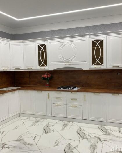 Кухня «Амина» — белая классика с фрезеровкой, мебель на заказ в Дагестане другой размер — купить в Дагестане