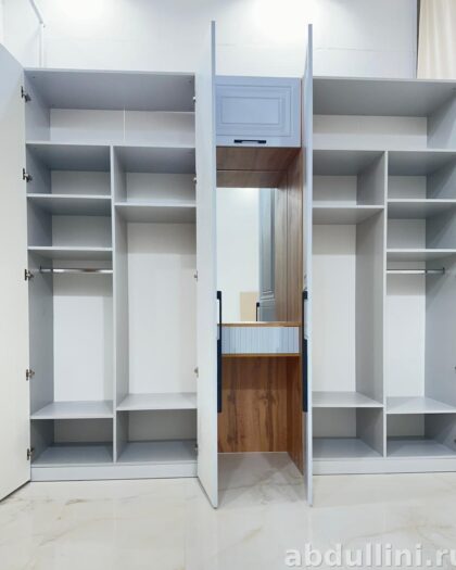 Шкаф-купе «Лиана» с зеркалом и туалетным столиком в Дагестане — купить в Дагестане