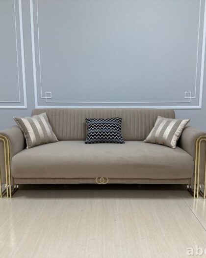 Диван Gucci с металлическим декором — купить в Дагестане — купить в Дагестане