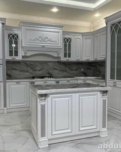 Кухня «Монако» — неоклассика в бело-серебристом цвете другой размер — купить в Дагестане