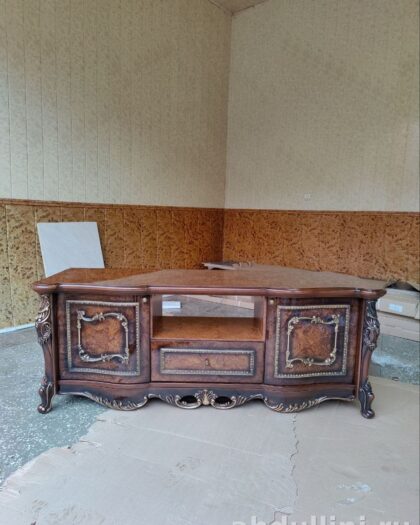 Тумба под телевизор 2119 — классический стиль с элементами барокко высота — купить в Дагестане — фото 1