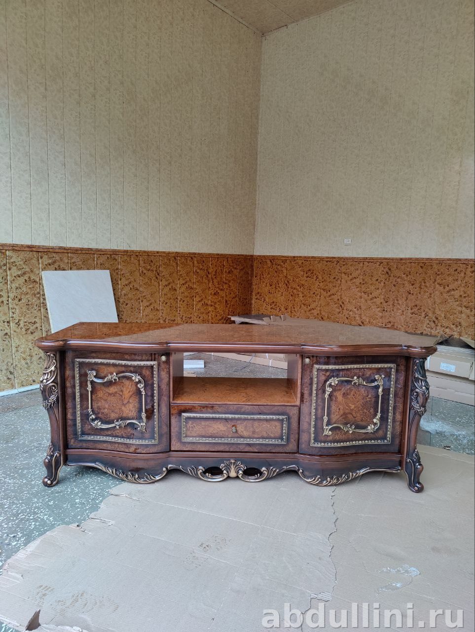 Тумба под телевизор 2119 — классический стиль с элементами барокко высота — купить в Дагестане — фото 1