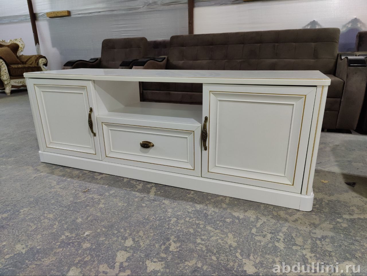 Тумба под телевизор Натали белый глянец с золотистой отделкой — купить в Дагестане