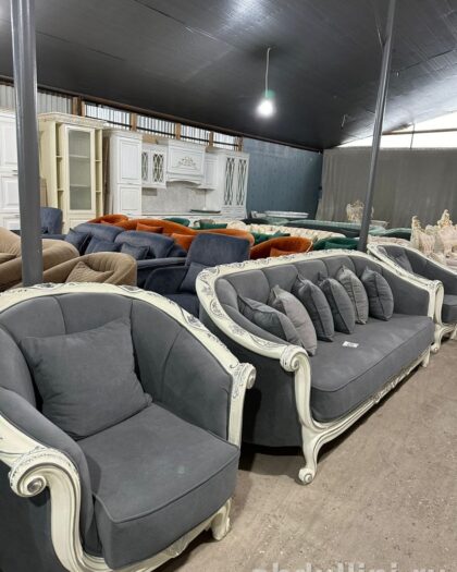 Комплект мягкой мебели 2451: диван и кресло в классическом стиле — купить в Дагестане — фото 1