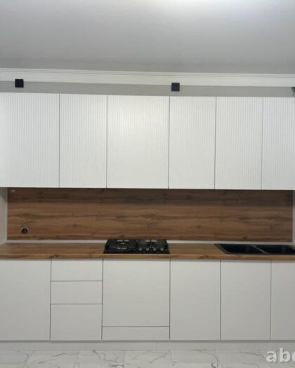 Кухня Волна 2542 — белый матовый гарнитур с техникой другой размер — купить в Дагестане