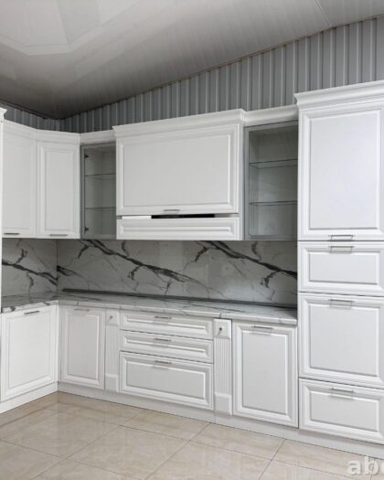 Кухонный гарнитур 2941 в белом цвете с серебром — купить в Дагестане — купить в Дагестане