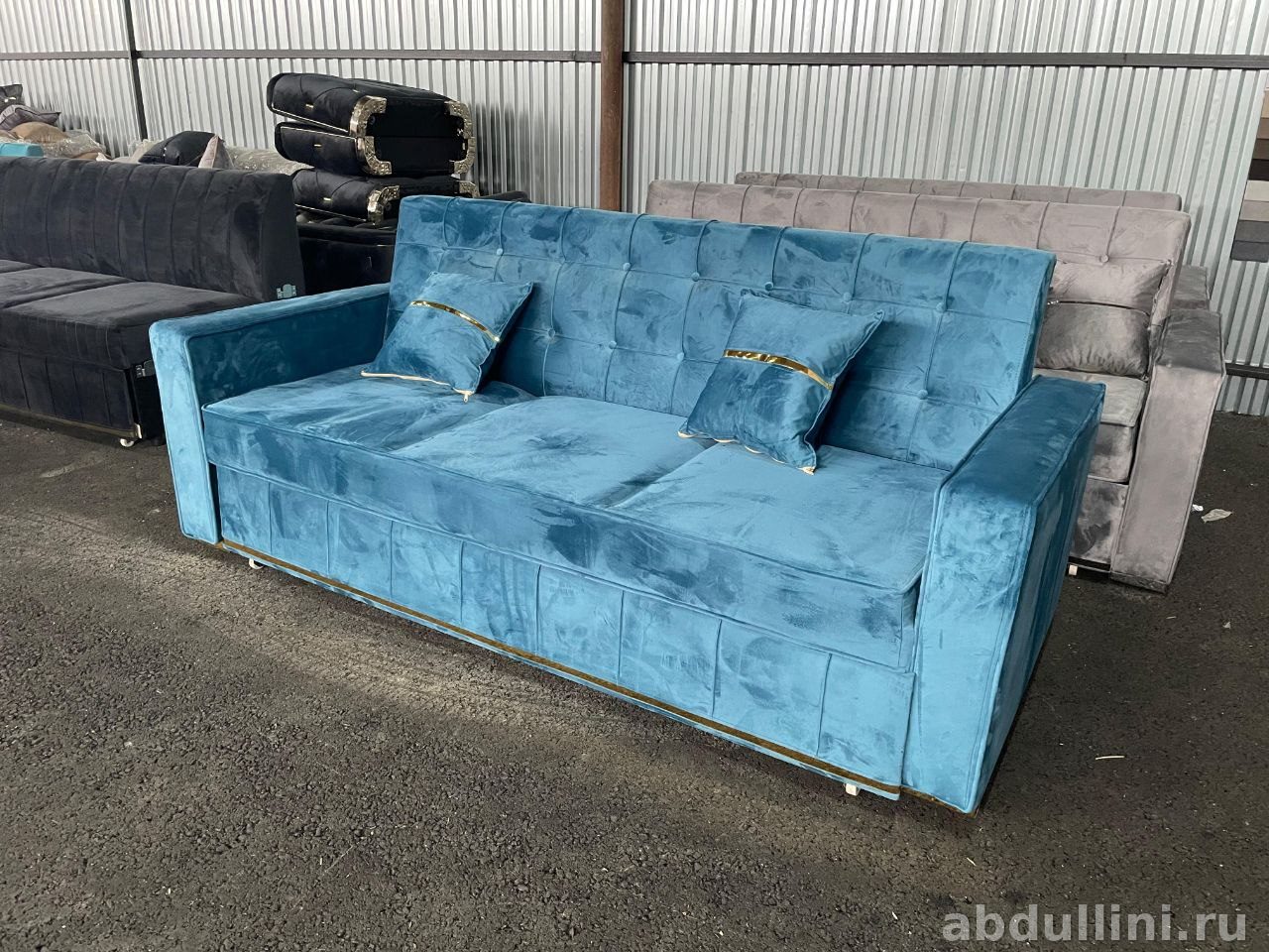 Диван-кровать 3364 в бирюзовом цвете с золотистой отделкой другой цвет — купить в Дагестане
