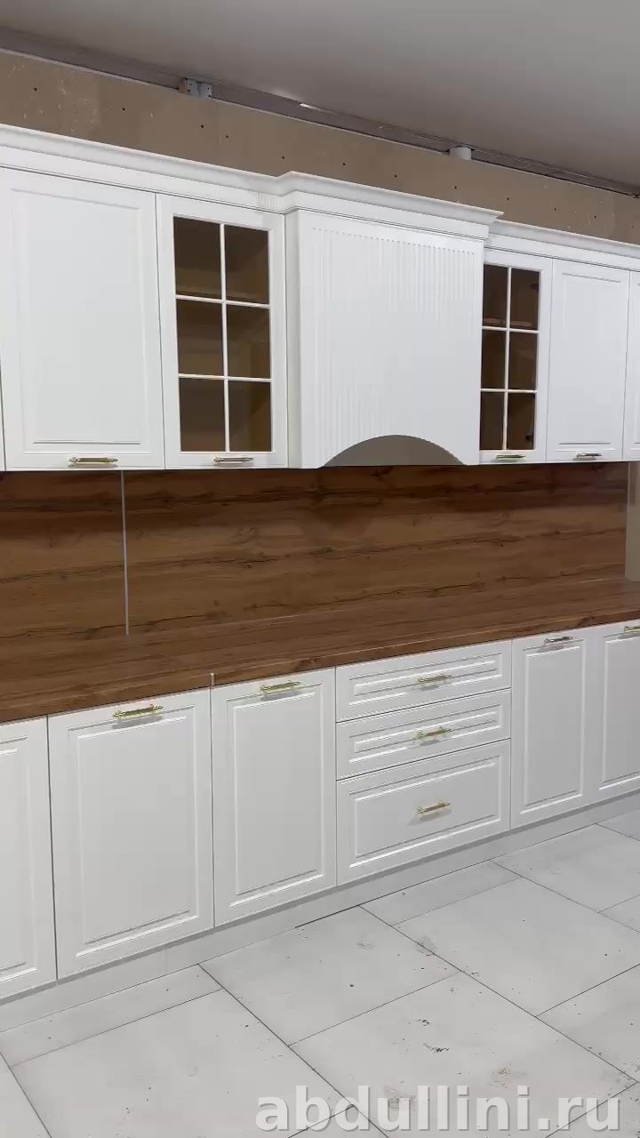 Кухня Альвина 3892 — белый гарнитур с золотистой фурнитурой — купить в Дагестане — фото 2